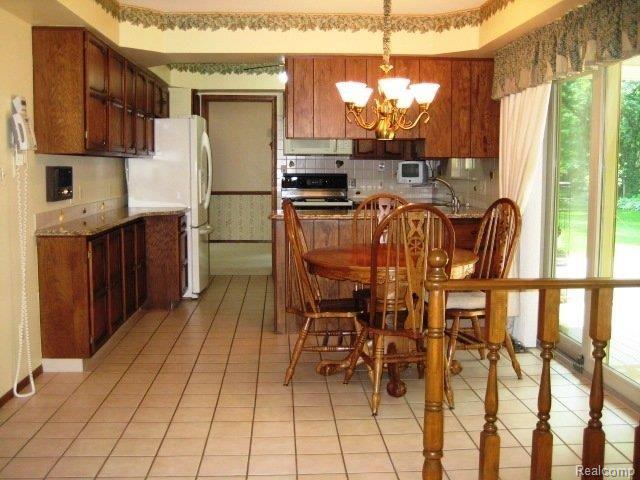 3401 Innsbrook Drive Rochester, MI 48309 - Photo 8 of 23 Beautiful with Brick Paver Walkw