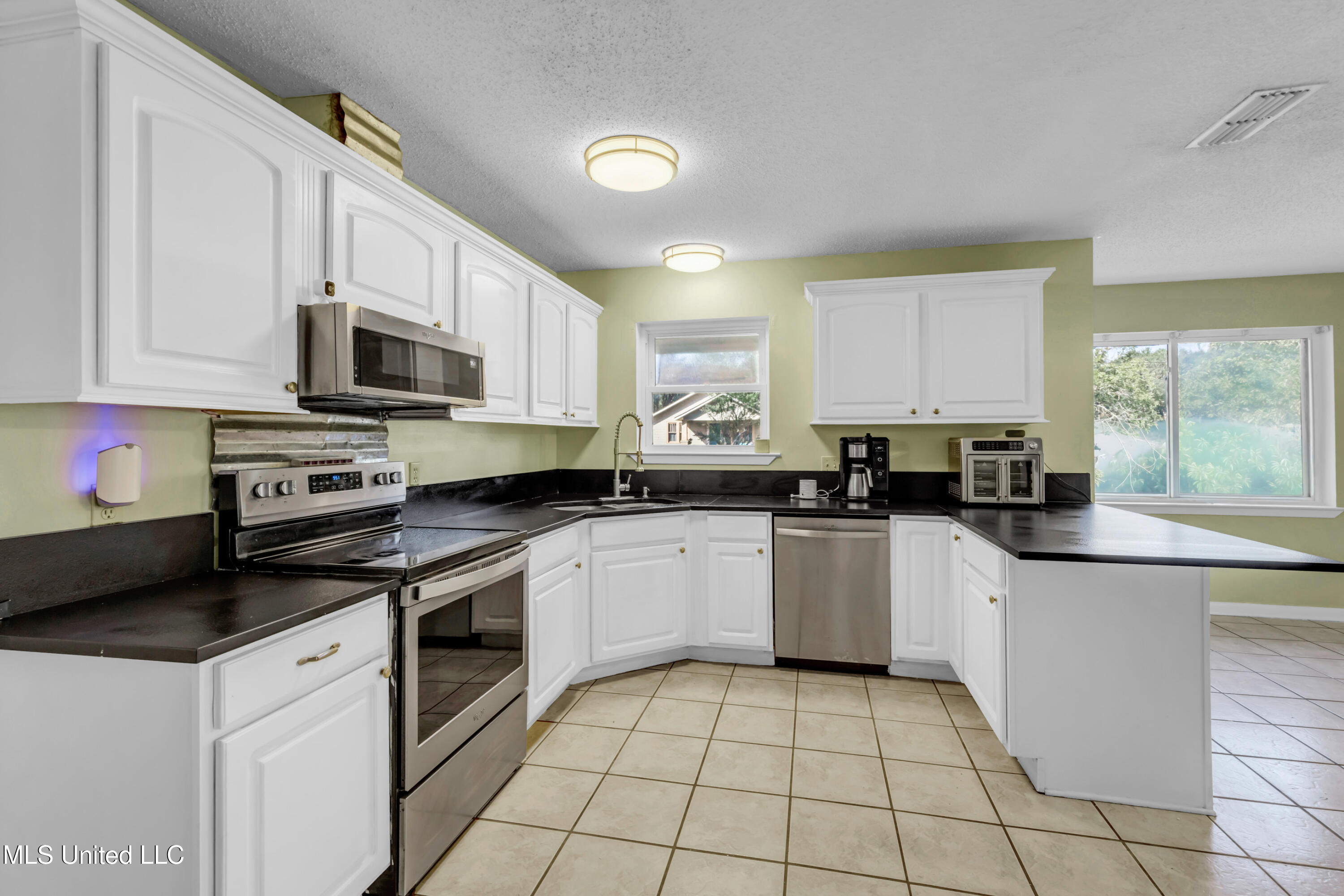 5542 Daugherty Road Long Beach, MS 39560 - Photo 10 of 48 5542DaughertyRd-16