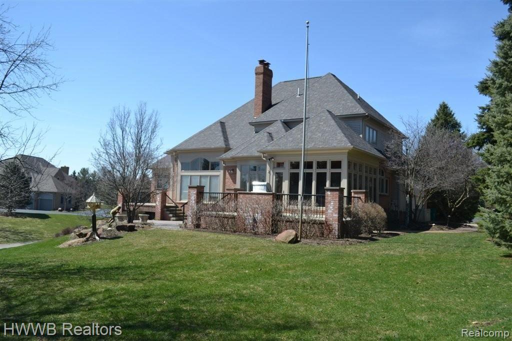 1460 Highpoint Court Rochester, MI 48306 - Photo 22 of 24 Back View