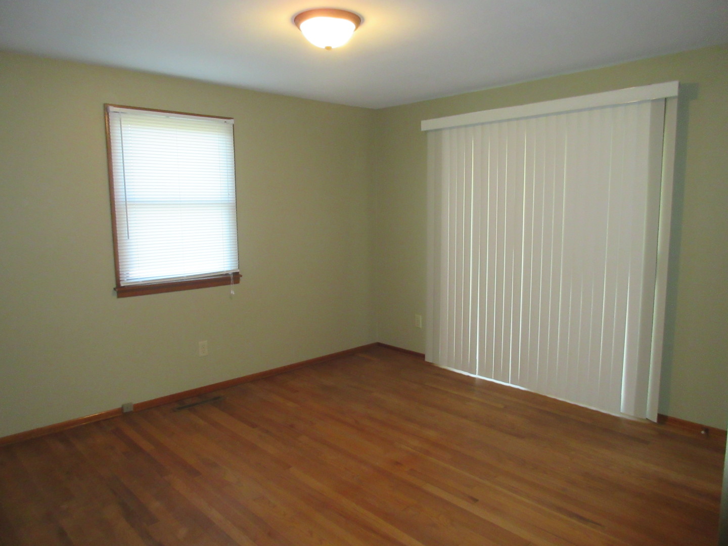 636 East Corning Road Beecher, IL 60401 - Photo 13 of 26