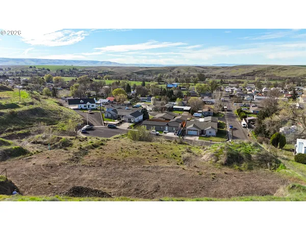 $120,000 | 3525 Northeast King Place, Pendleton, OR 97801