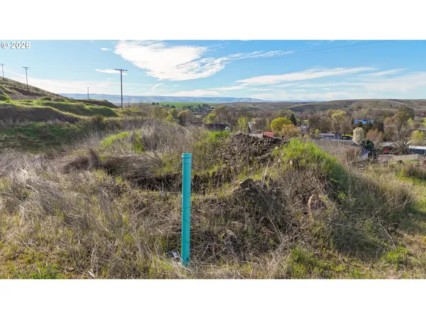 $120,000 | 3525 Northeast King Place, Pendleton, OR 97801