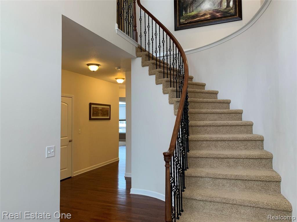 27134 Victoria Road Novi, MI 48374 - Photo 2 of 28