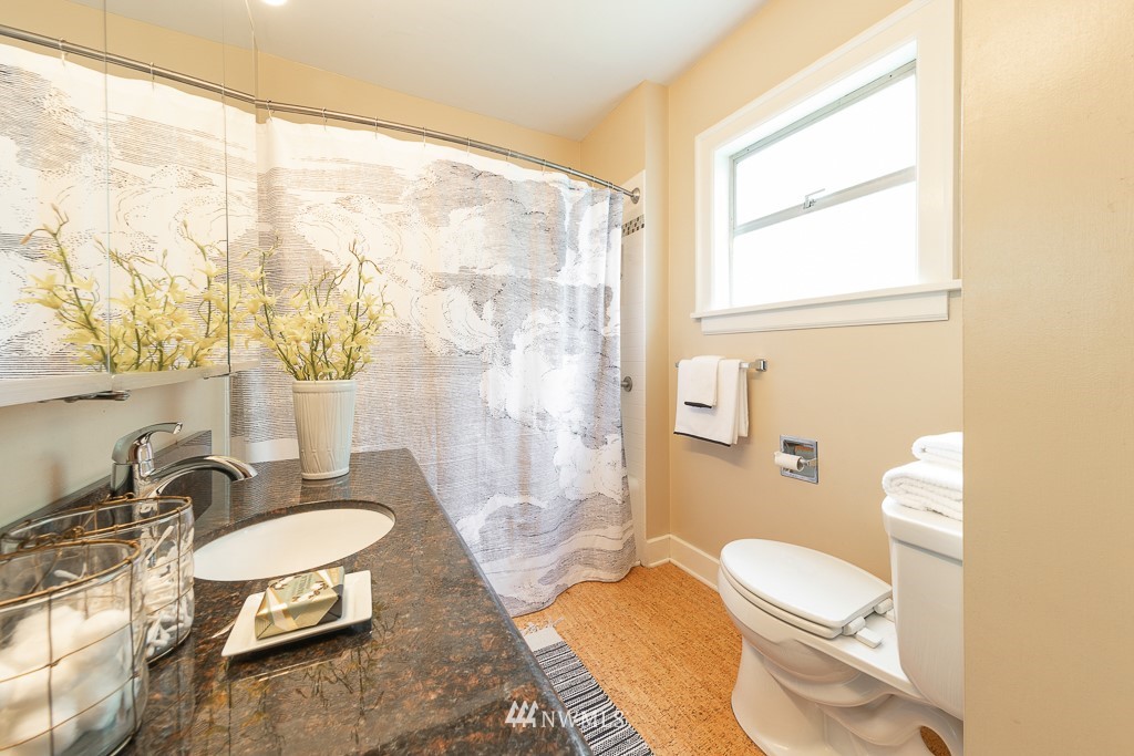 504 North 68th Street Seattle, WA 98103 - Photo 22 of 38