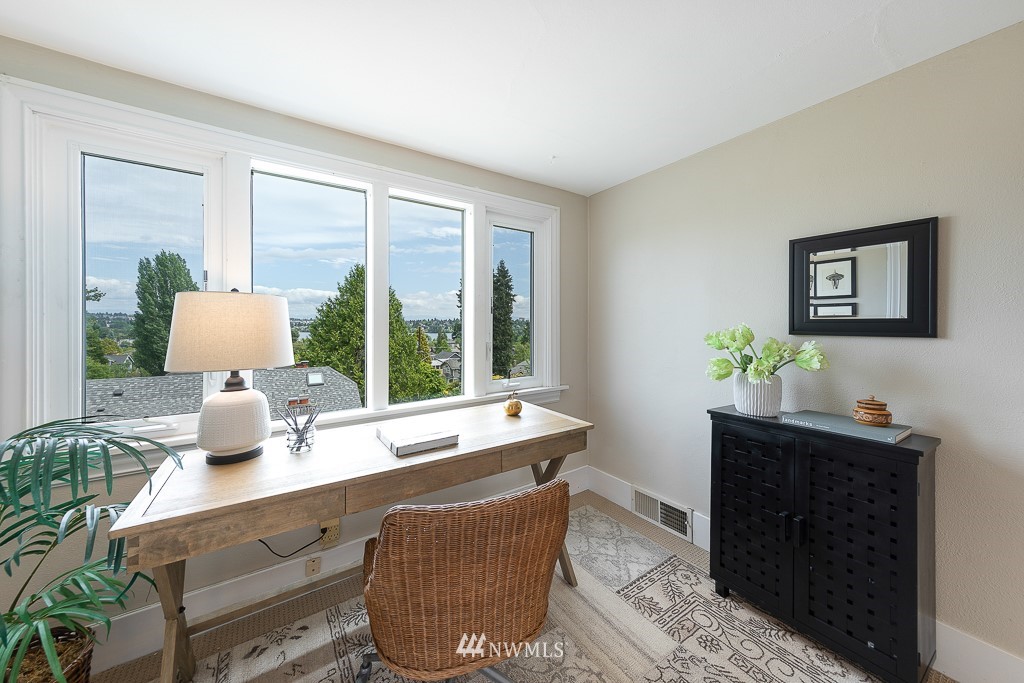 504 North 68th Street Seattle, WA 98103 - Photo 26 of 38