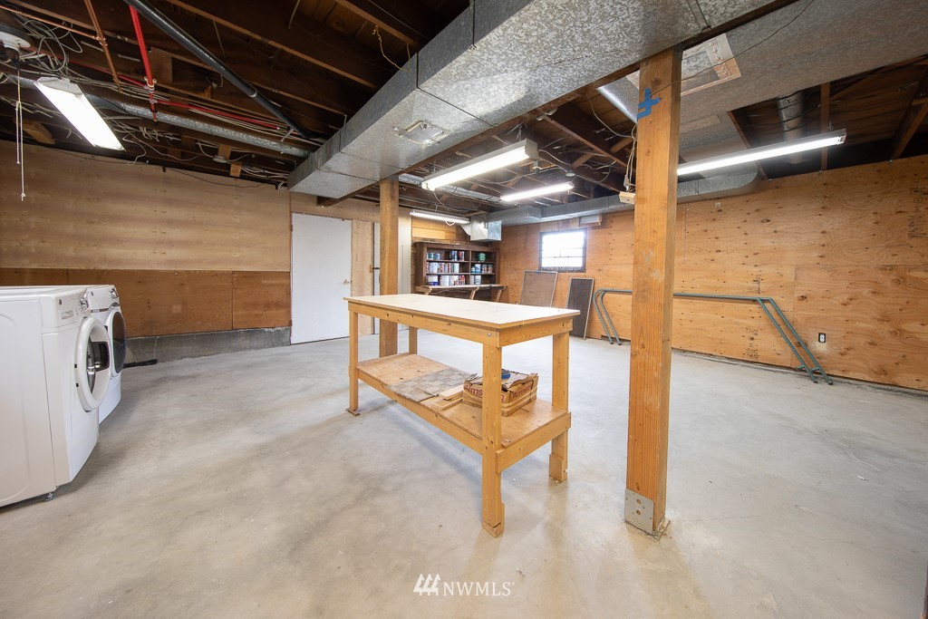 504 North 68th Street Seattle, WA 98103 - Photo 32 of 38