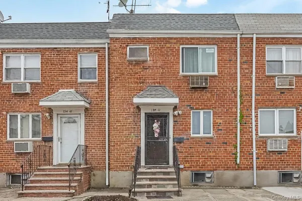 $968,888 | 164-11 Depot Road | Murray Hill - Flushing
