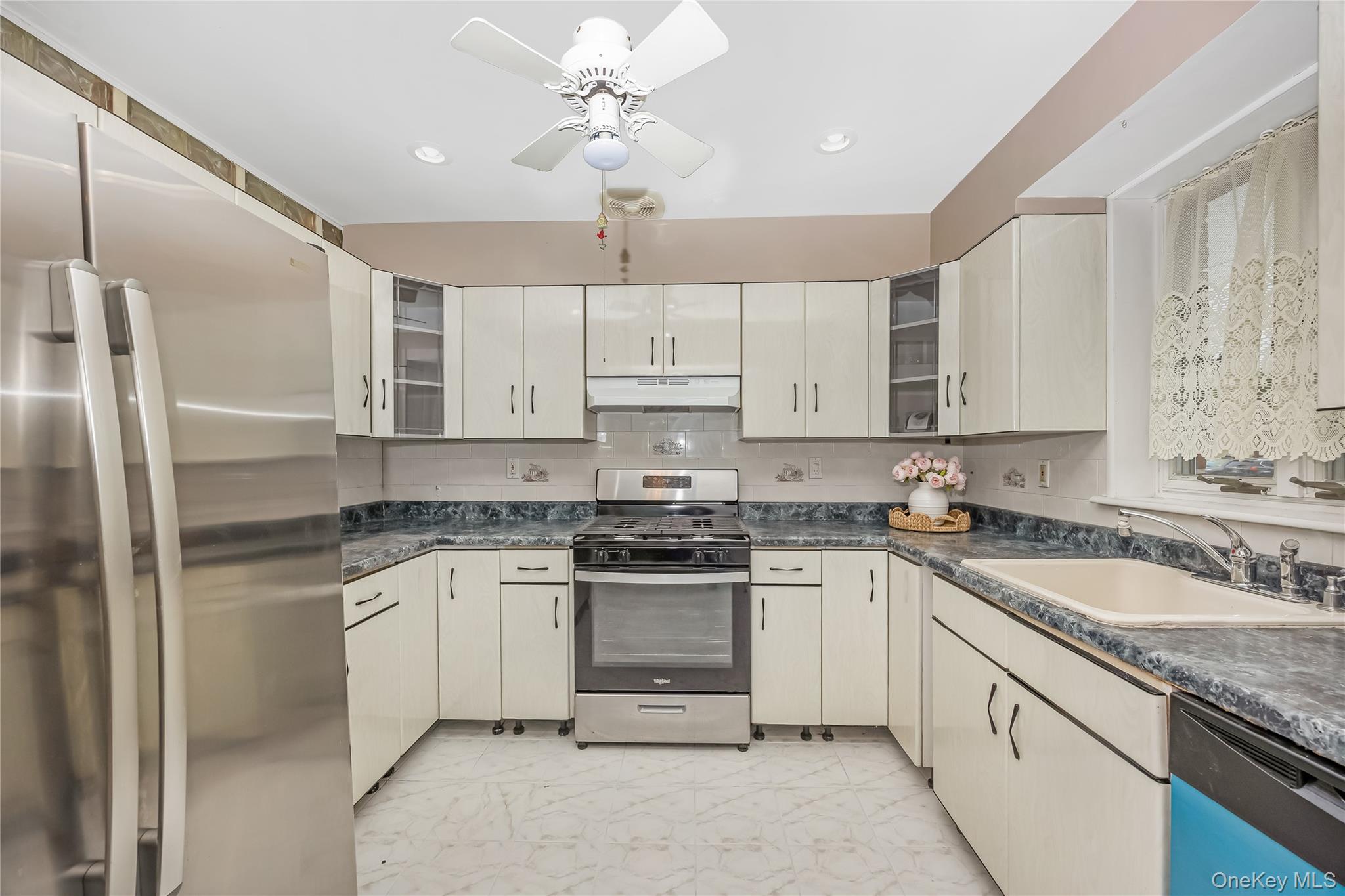 164-11 Depot Road Queens, NY 11358 - Photo 5 of 28