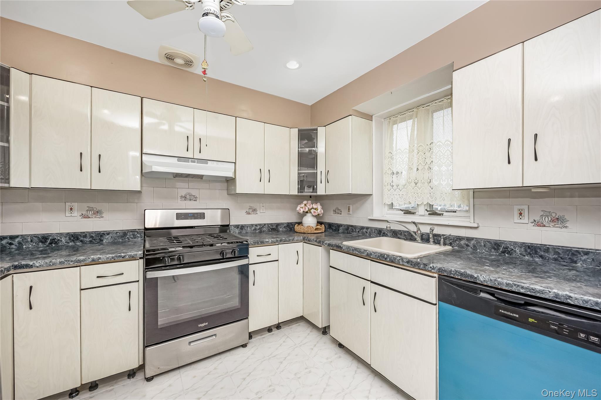 164-11 Depot Road Queens, NY 11358 - Photo 6 of 28