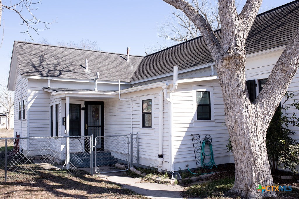 202 East 4th Street Nordheim, TX 78141 - Photo 17 of 18 a view of a house with a tree