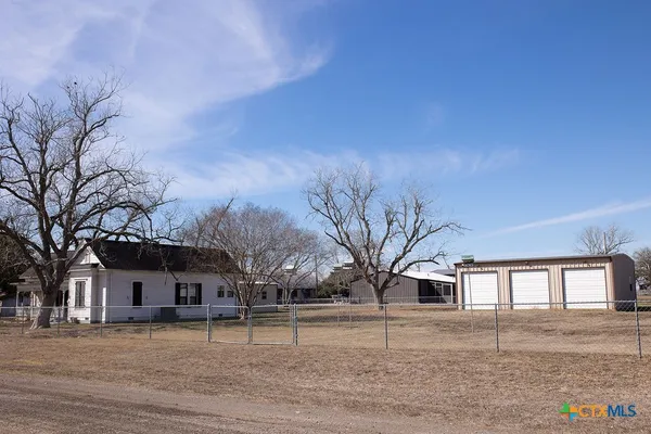 $275,000 | 202 East 4th Street, Nordheim, TX 78141