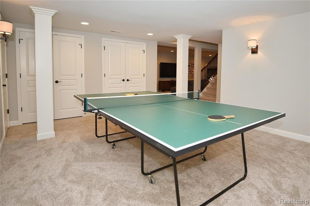 5880 Stonehaven Boulevard Rochester, MI 48306 - Photo 32 of 40