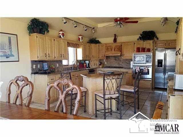 26454 Rinne Road New Boston, MI 48164 - Photo 3 of 25
