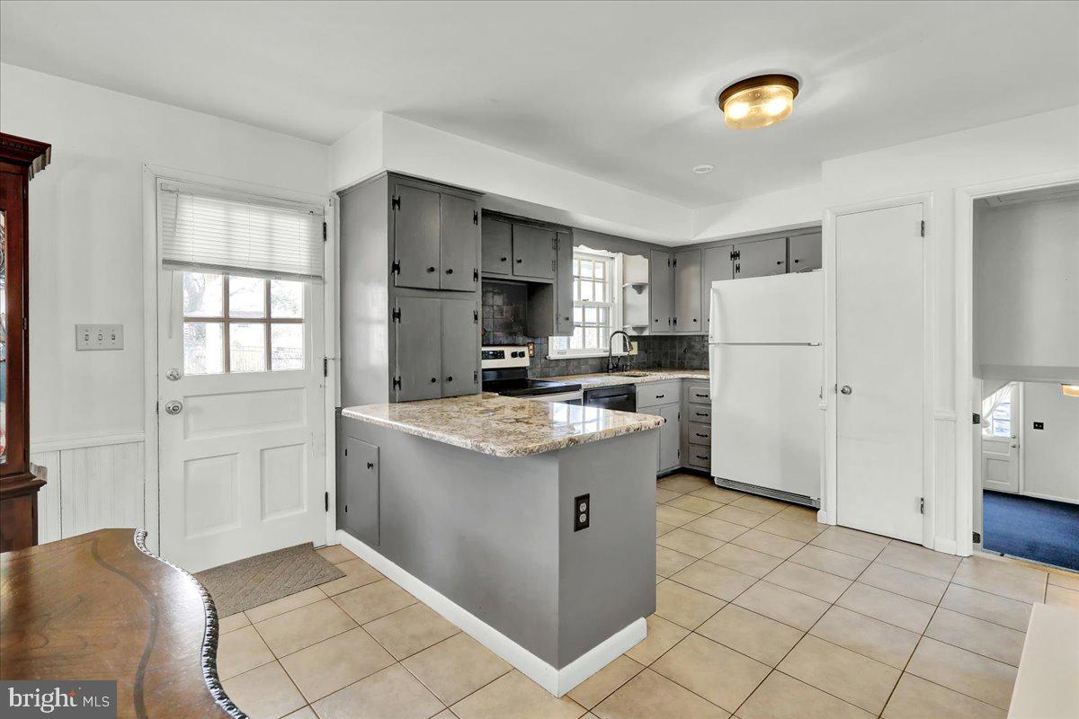 531 Lexington Road Lancaster, PA 17603 - Photo 12 of 32 Gallery Image 12