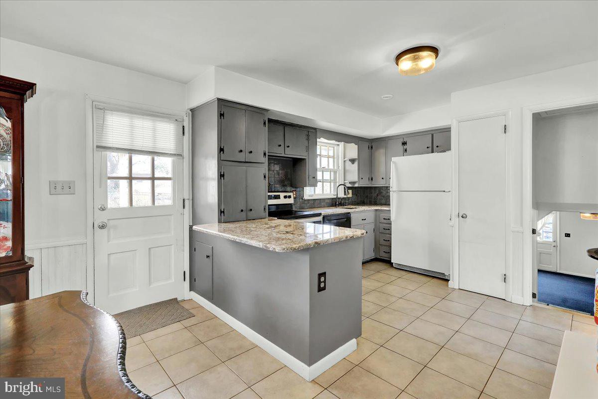 531 Lexington Road Lancaster, PA 17603 - Photo 13 of 32 Gallery Image 13