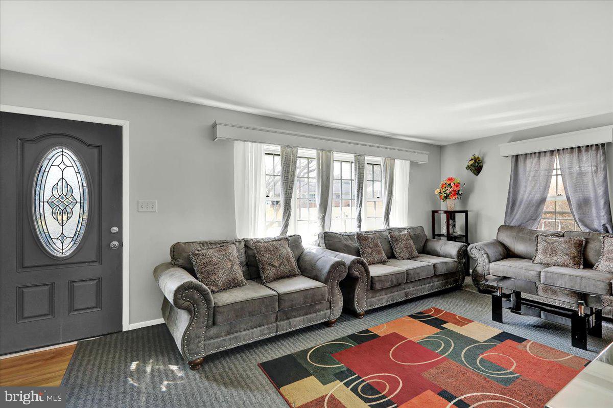 531 Lexington Road Lancaster, PA 17603 - Photo 8 of 32 Gallery Image 8