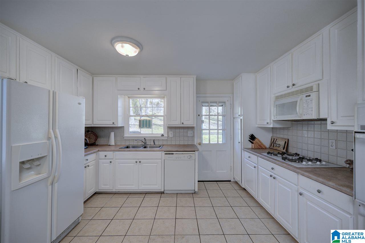 3656 Crestside Road Mountain Brook, AL 35223 - Photo 7 of 27