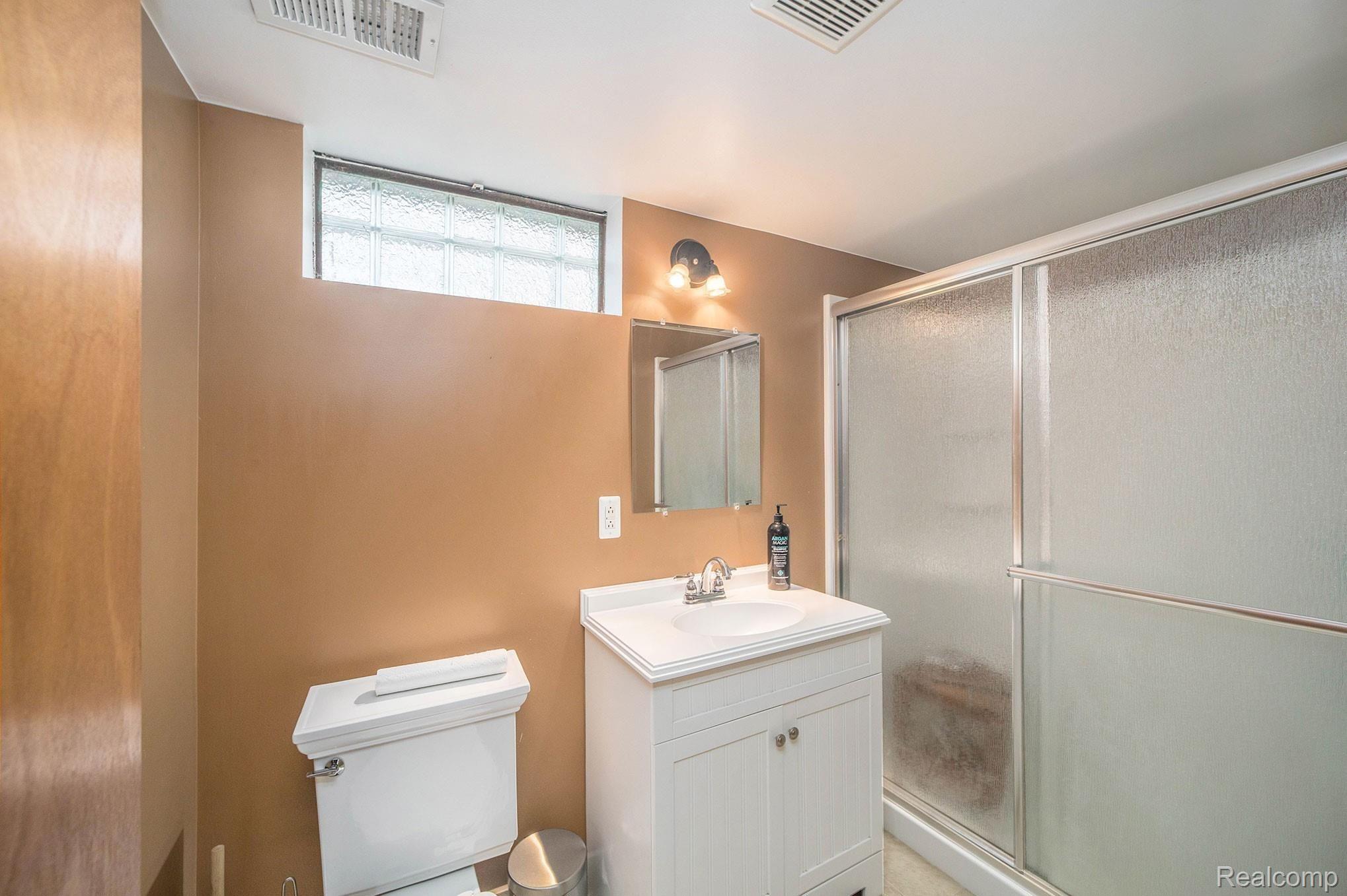 2780 Cumberland Road Berkley, MI 48072 - Photo 21 of 23 017A9645.jpg