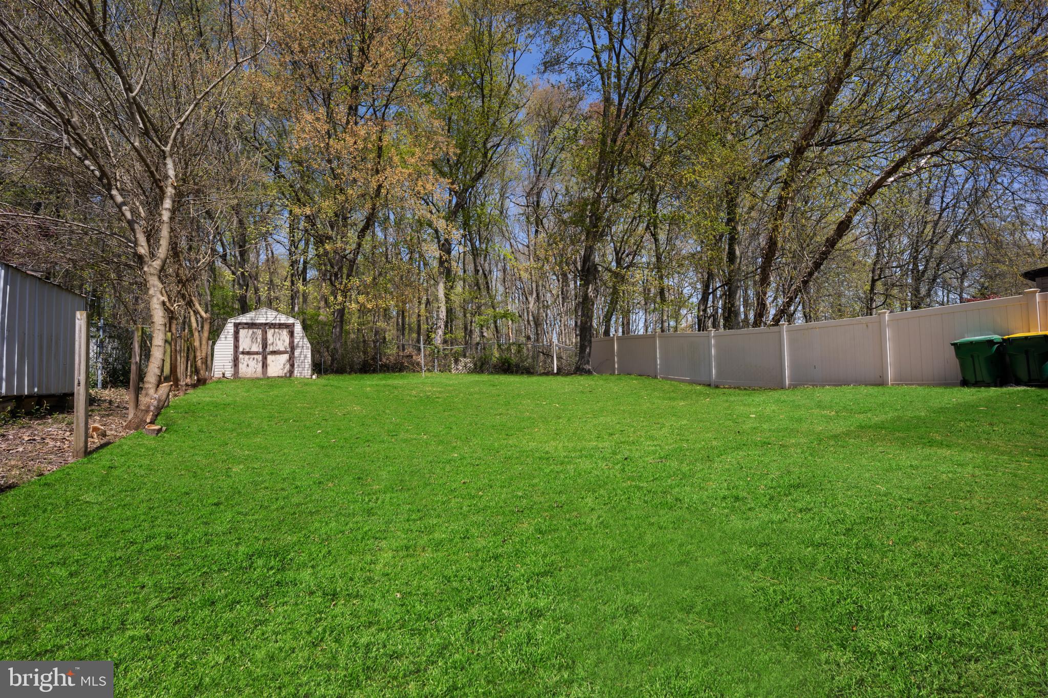 23 Lanford Road New Castle, DE 19720 - Photo 36 of 42 Virtually staged grass