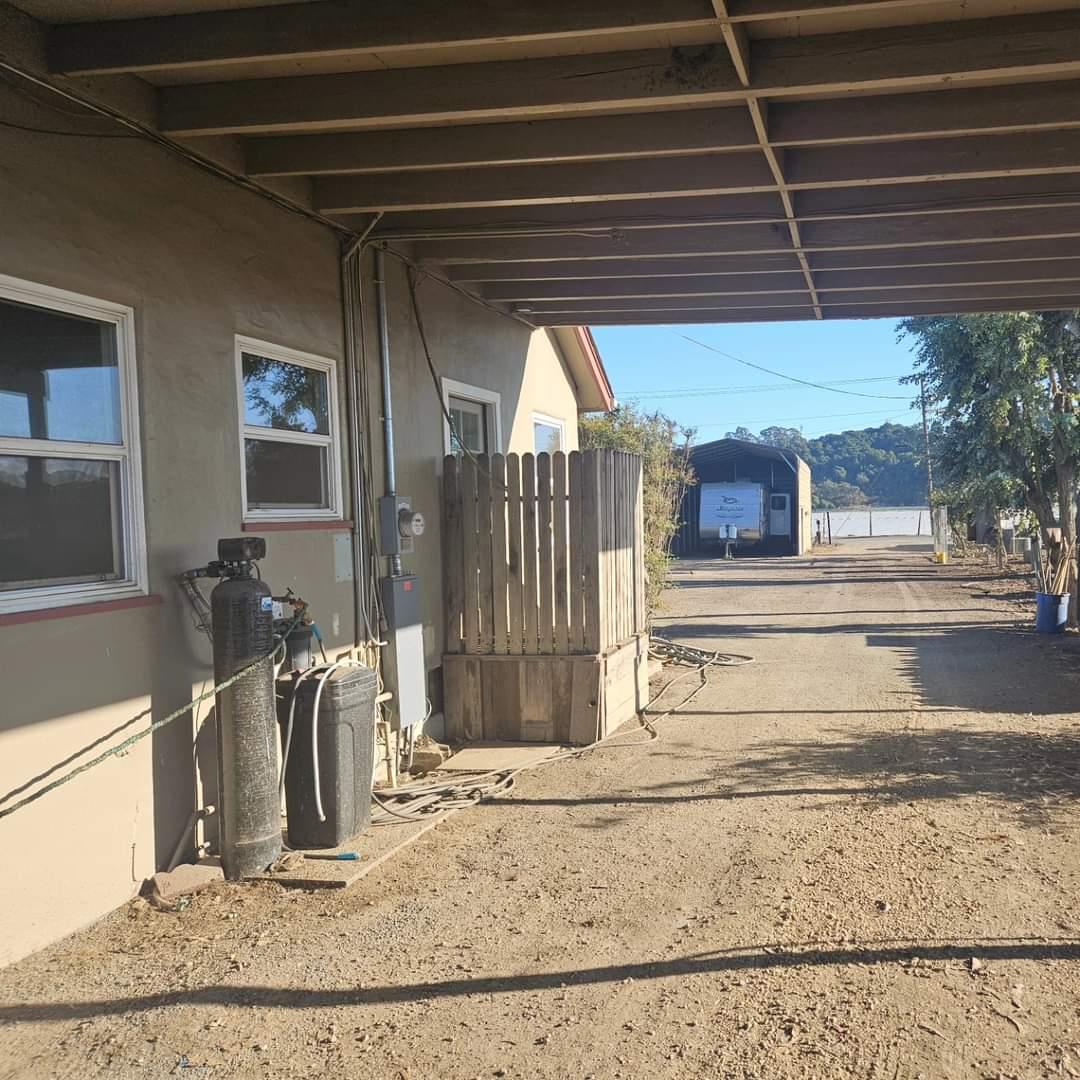 120 Trafton Road Watsonville, CA 95076 - Photo 5 of 43 a view of a livingroom with a patio