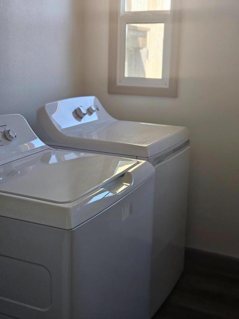 120 Trafton Road Watsonville, CA 95076 - Photo 10 of 43 a bathroom with a bathtub