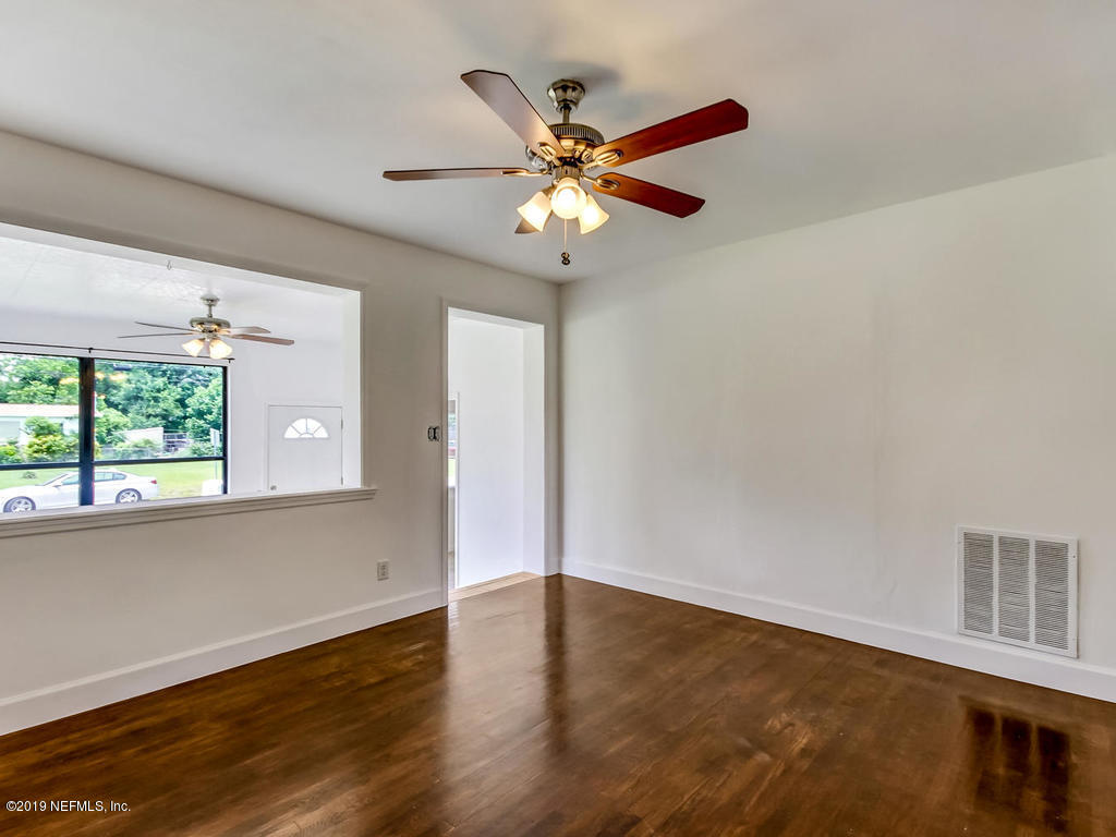 7138 May Apple Road Jacksonville, FL 32211 - Photo 11 of 32 Living Room 2
