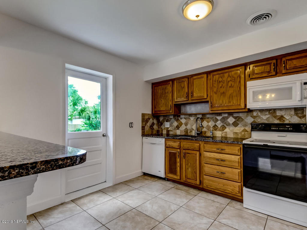 7138 May Apple Road Jacksonville, FL 32211 - Photo 15 of 32 Kitchen