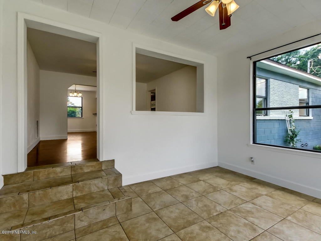 7138 May Apple Road Jacksonville, FL 32211 - Photo 6 of 32 7138 May Apple Rd Jacksonville-013-8-Flo