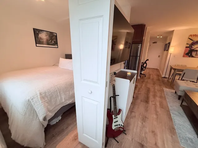 $2,500 | 3033 North Sheridan Road, Unit 809, Chicago, IL 60657