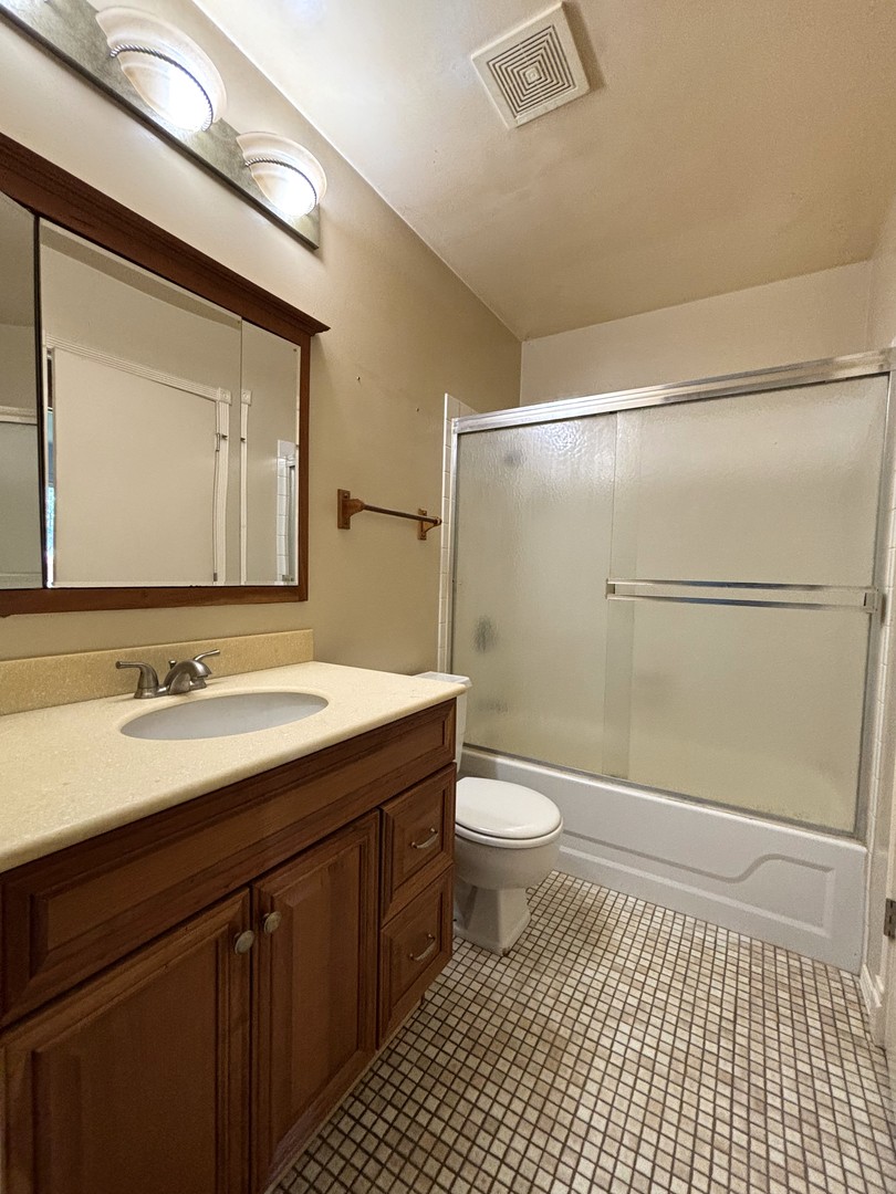 23 Ingleshire Road Montgomery, IL 60538 - Photo 8 of 12 Gallery Image 8