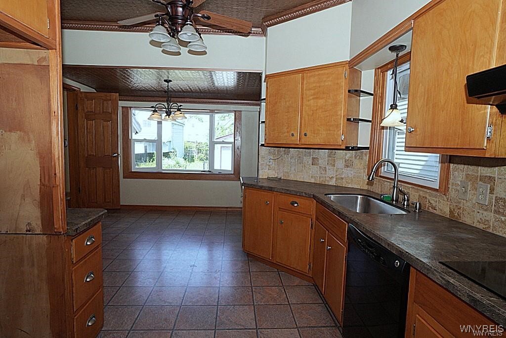 655 Prospect Avenue Buffalo, NY 14213 - Photo 13 of 36