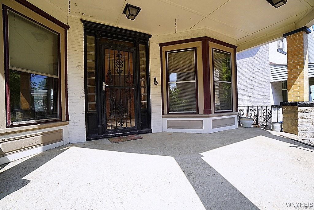 655 Prospect Avenue Buffalo, NY 14213 - Photo 2 of 36