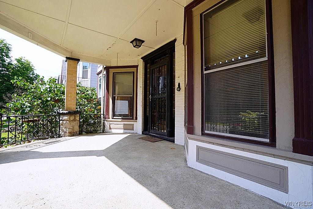 655 Prospect Avenue Buffalo, NY 14213 - Photo 3 of 36