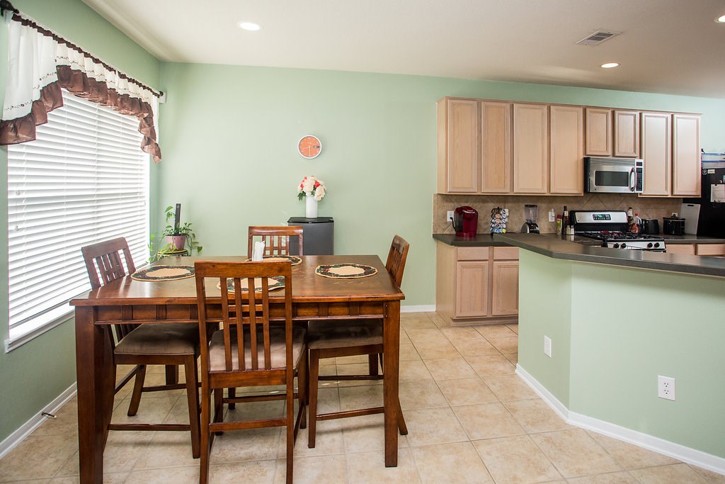 2930 Westerfield Lane Houston, TX 77084 - Photo 7 of 22 Breakfast area off of the kitchen and open to the living area.