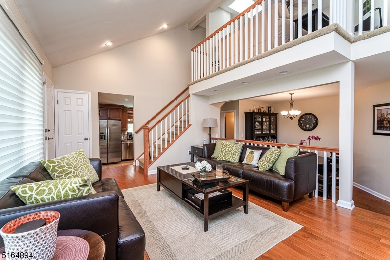 245 Crabtree Court Basking Ridge, NJ 07920 - Photo 6 of 21