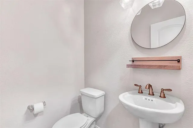 $450,000 | 631 Alexandra Avenue, Richardson, TX 75081