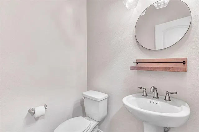 $450,000 | 631 Alexandra Avenue, Richardson, TX 75081