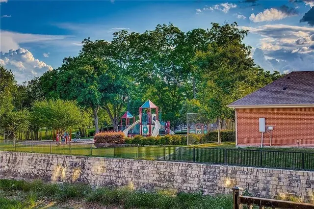 $450,000 | 631 Alexandra Avenue, Richardson, TX 75081