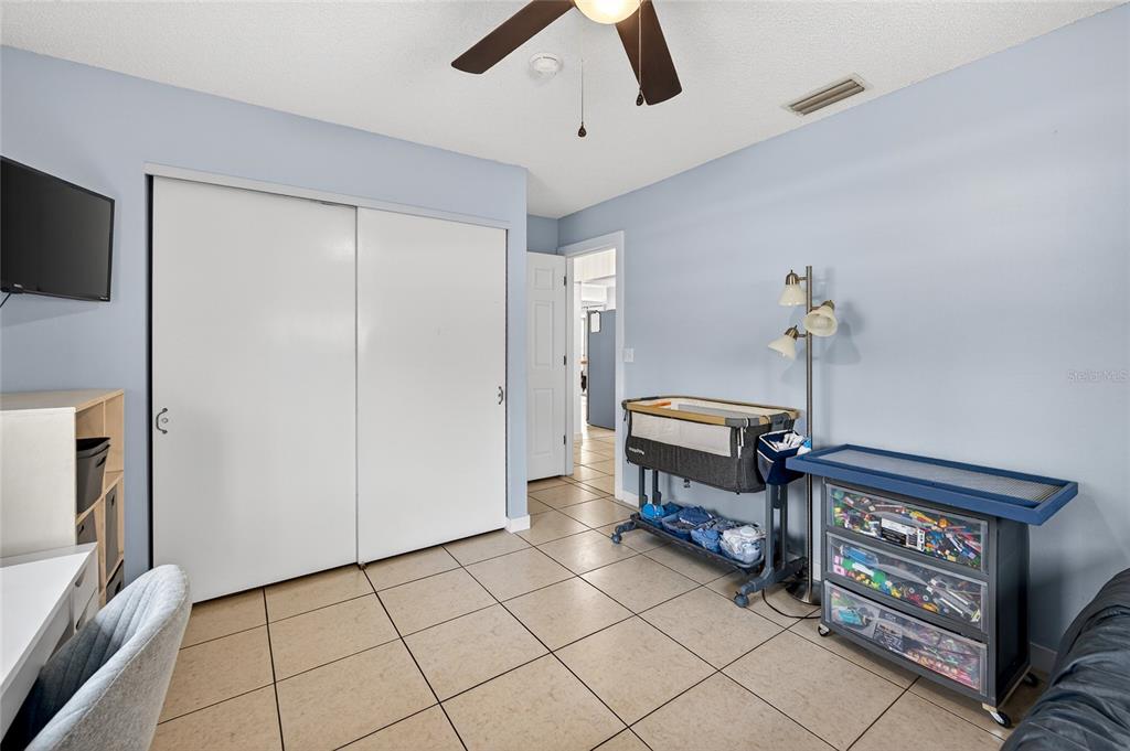 532 Center Road Venice, FL 34285 - Photo 23 of 68 a living room with furniture