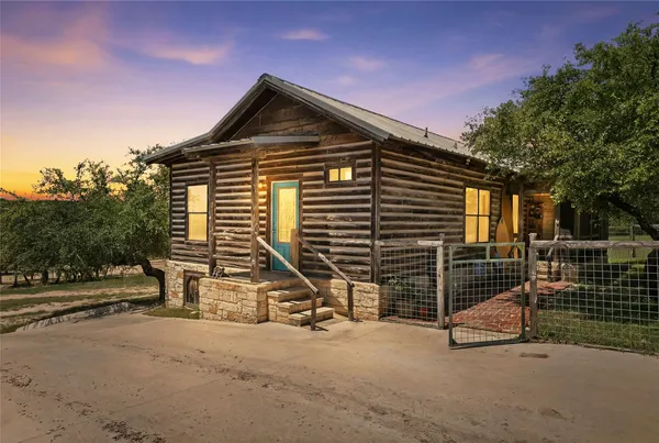 $975,000 | 496 Middleton Road, Spicewood, TX 78669
