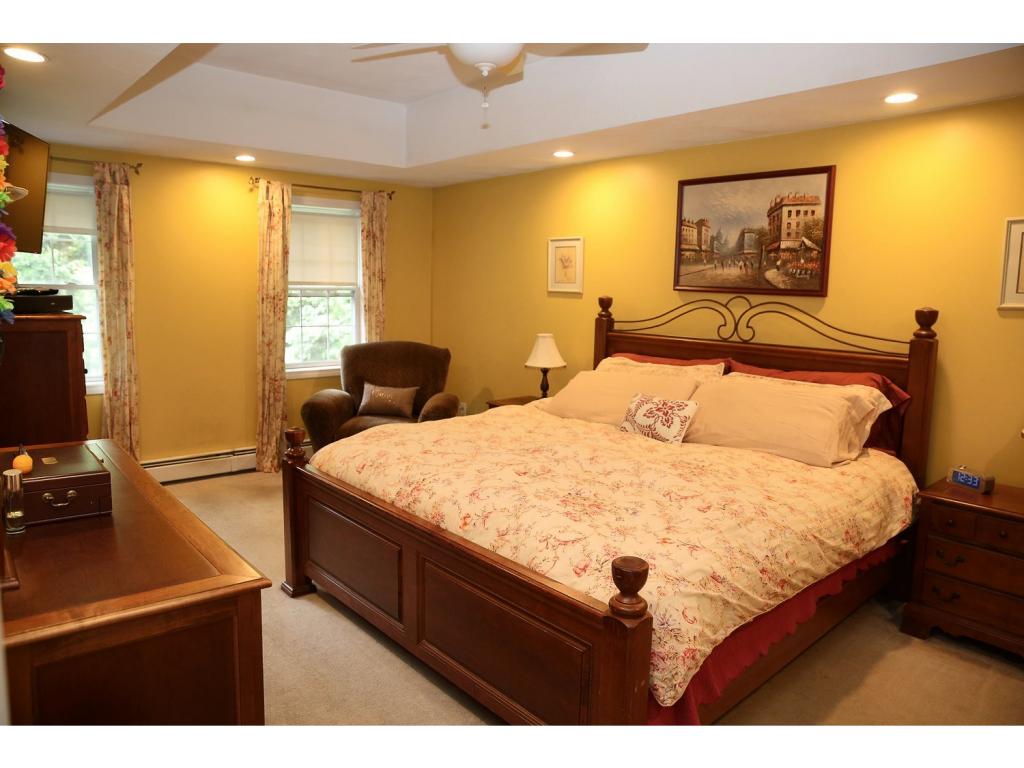 13 Oaklands Road Exeter, NH 03833 - Photo 22 of 36