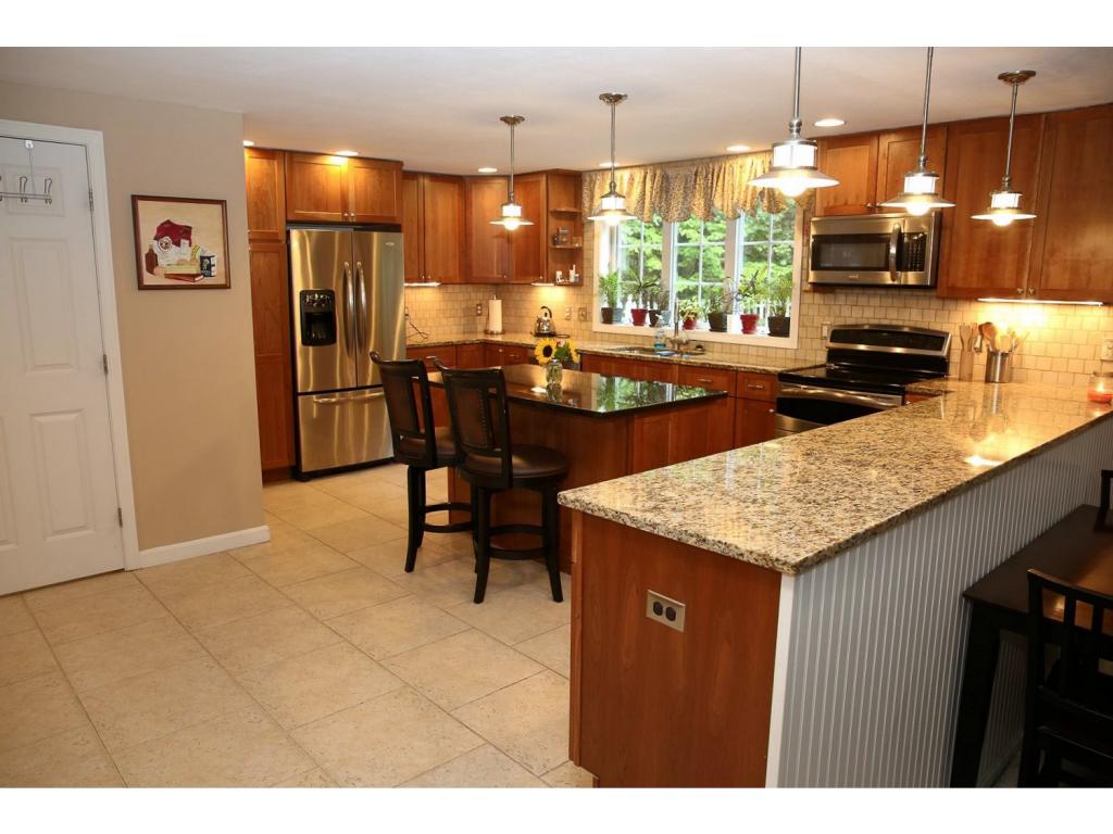 13 Oaklands Road Exeter, NH 03833 - Photo 6 of 36