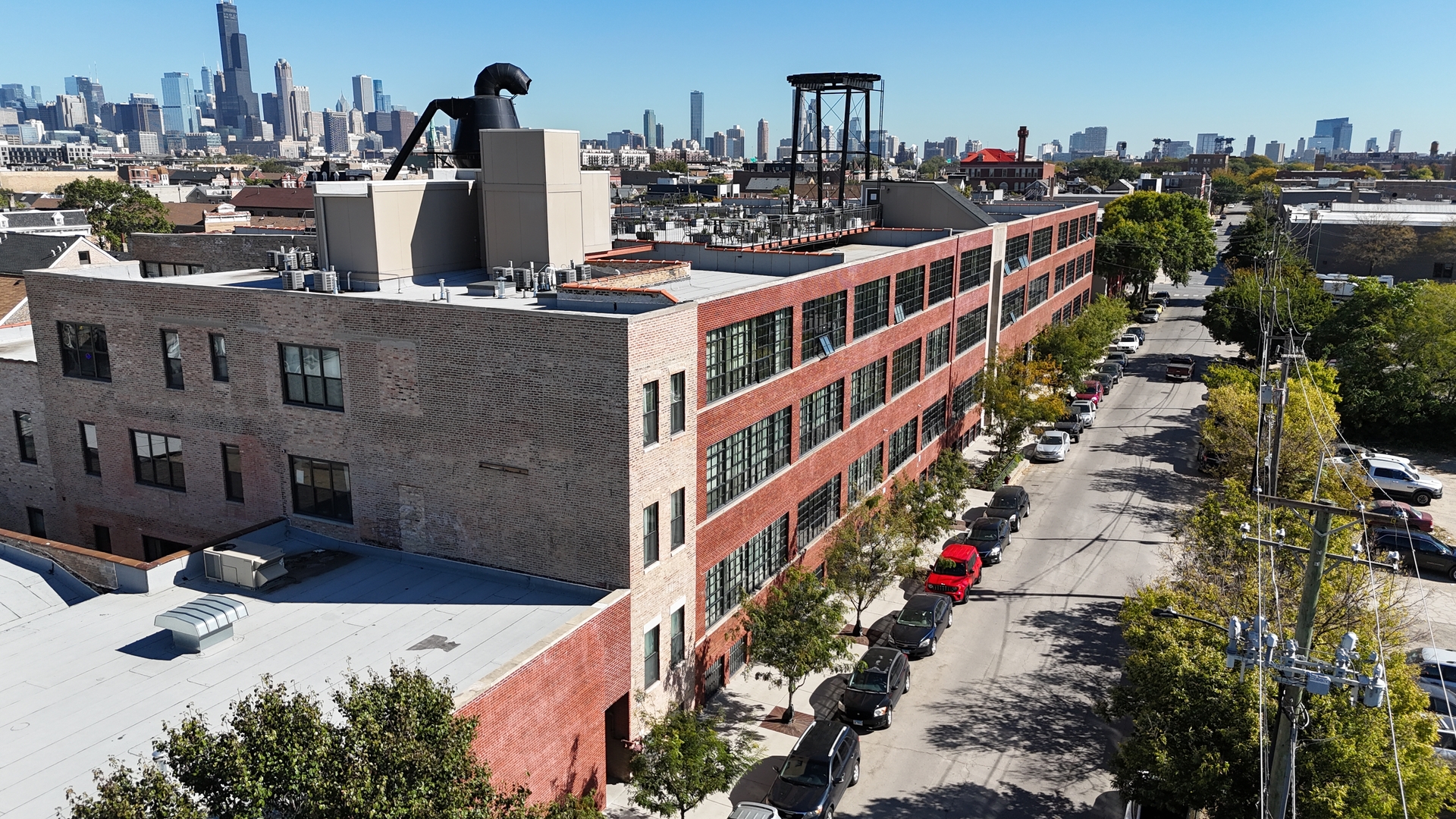 1432 West 21st Street, Unit 321 Chicago, IL 60608 - Photo 22 of 25 a view of a buildings and city street