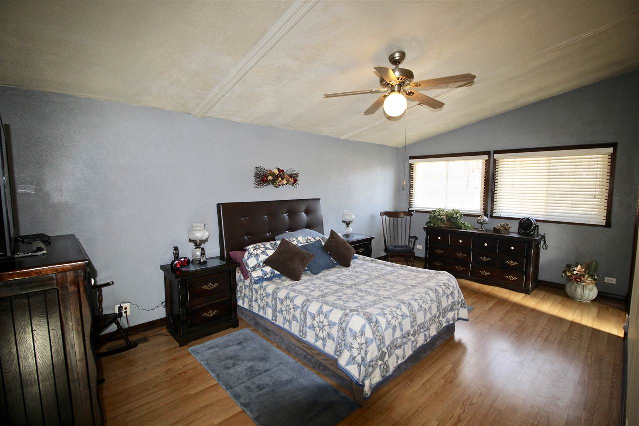 7995 Pin Oak Road Manito, IL 61546 - Photo 12 of 33 Gallery Image 12
