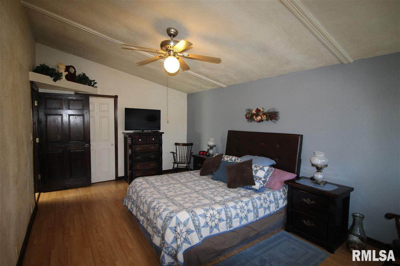 7995 Pin Oak Road Manito, IL 61546 - Photo 13 of 33 Gallery Image 13