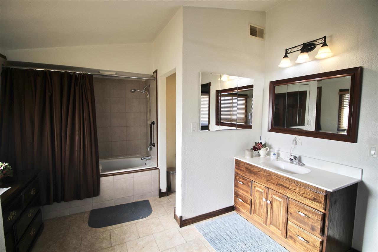 7995 Pin Oak Road Manito, IL 61546 - Photo 15 of 33 Gallery Image 15