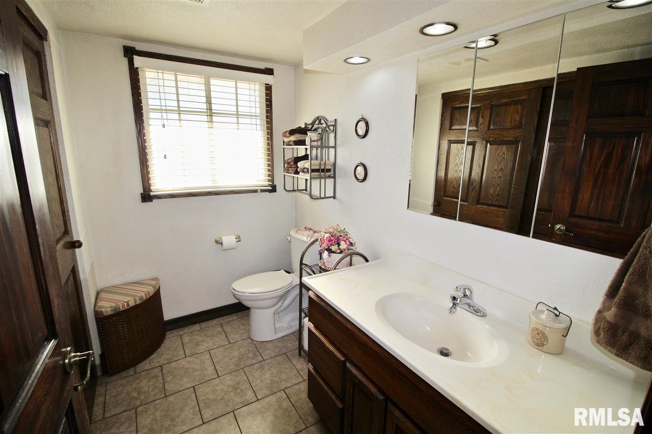 7995 Pin Oak Road Manito, IL 61546 - Photo 21 of 33 Gallery Image 21