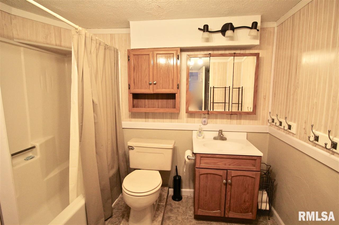 7995 Pin Oak Road Manito, IL 61546 - Photo 22 of 33 Gallery Image 22