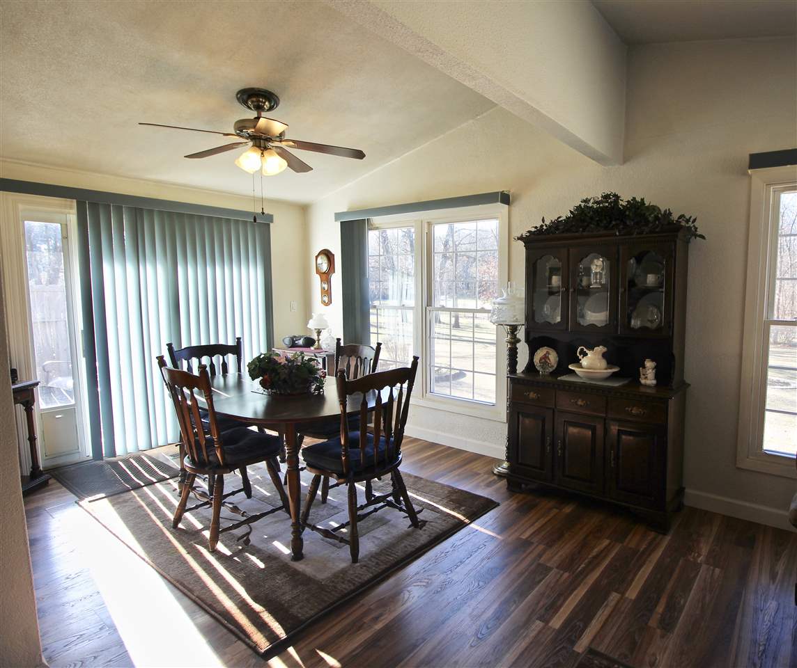 7995 Pin Oak Road Manito, IL 61546 - Photo 7 of 33 Gallery Image 7
