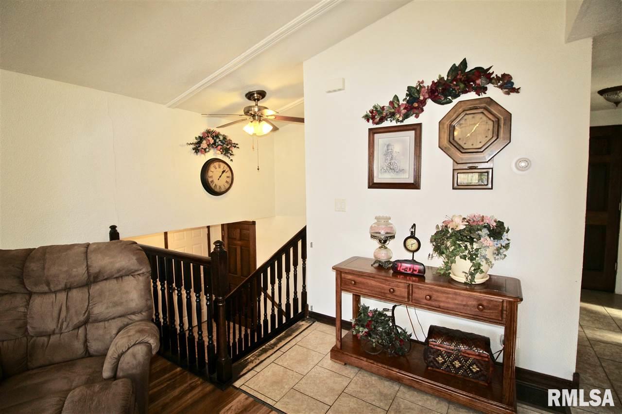 7995 Pin Oak Road Manito, IL 61546 - Photo 8 of 33 Gallery Image 8